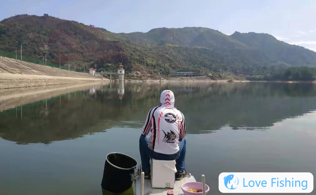 Changde Yuanjiang bream fishing skills_Spring grass carp bream fishing skills_